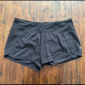 Lululemon - size 8 - Black - Speed up mid rise shorts